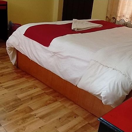 Hotel Plaza Nepal Покхара Екстер'єр фото
