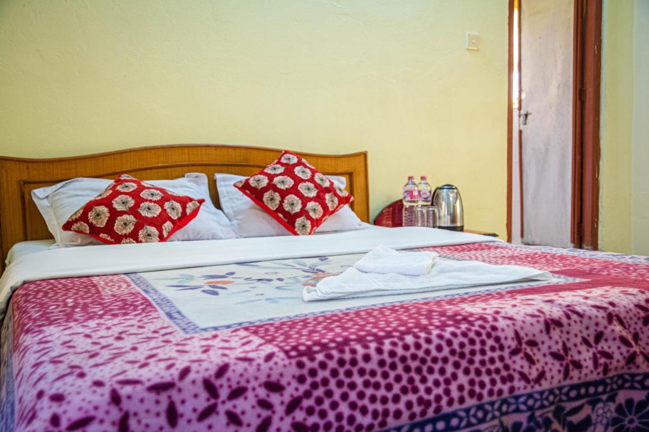 Hotel Plaza Nepal Покхара Екстер'єр фото