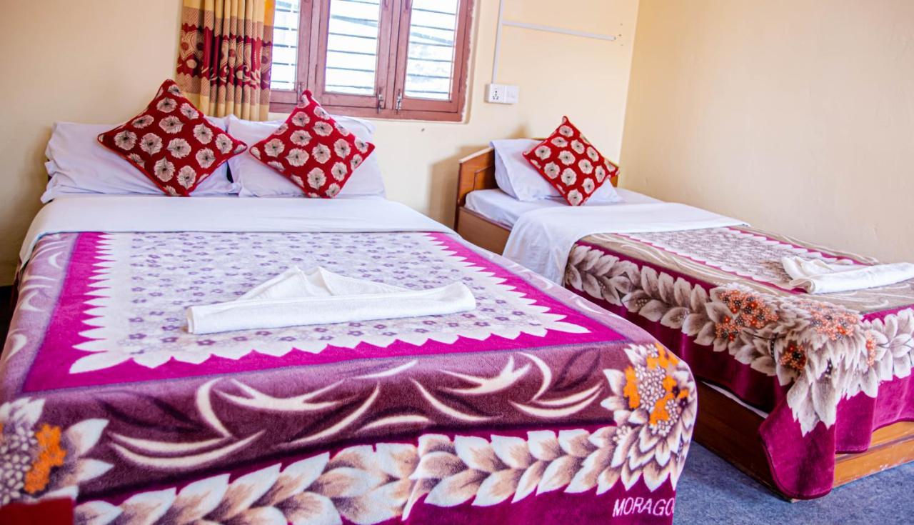 Hotel Plaza Nepal Покхара Екстер'єр фото