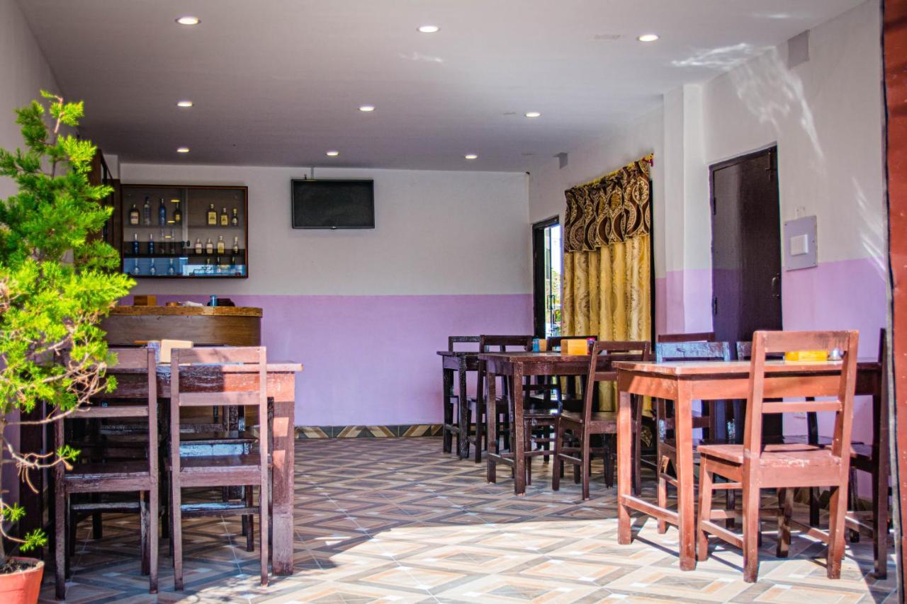 Hotel Plaza Nepal Покхара Екстер'єр фото